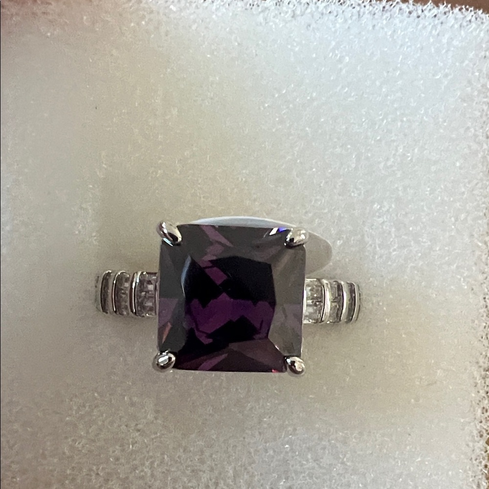 Elegant Amethyst CZ Women's Ring